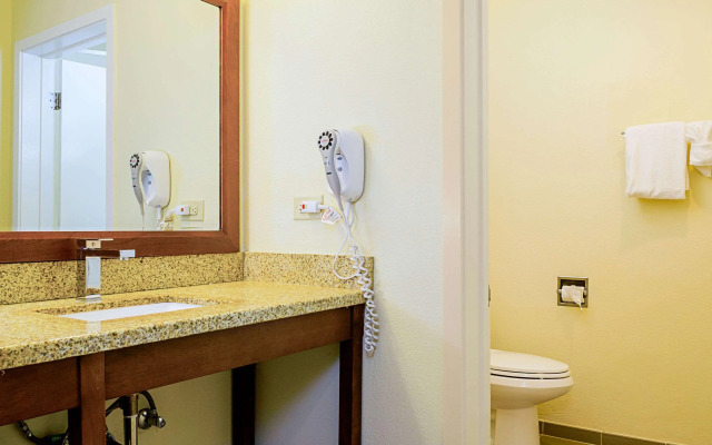 Comfort Inn Monterey Peninsula Airport
