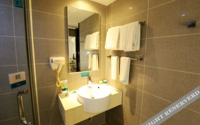 City Comfort Inn Hotel (Nanning Jianzheng Road Food Street)