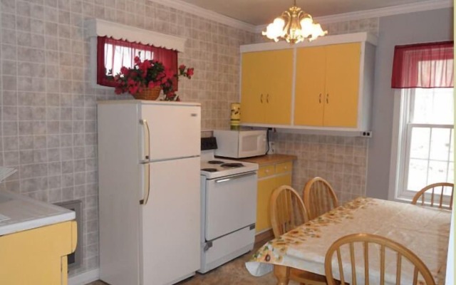 Seven Dwarfs Motel and Cabins