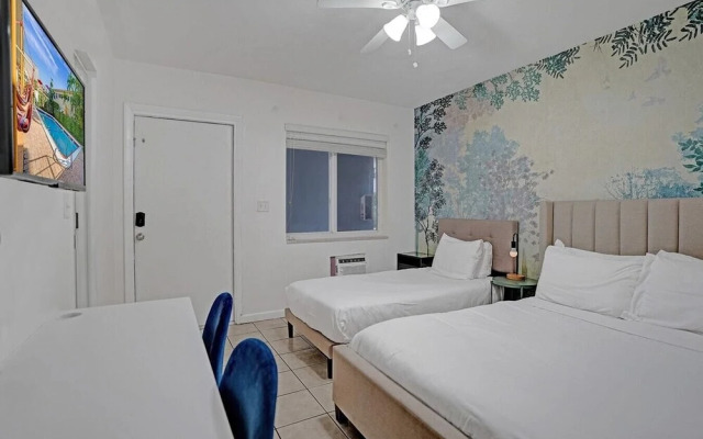 Coastal Studio by Hollywood Beach Boardwalk