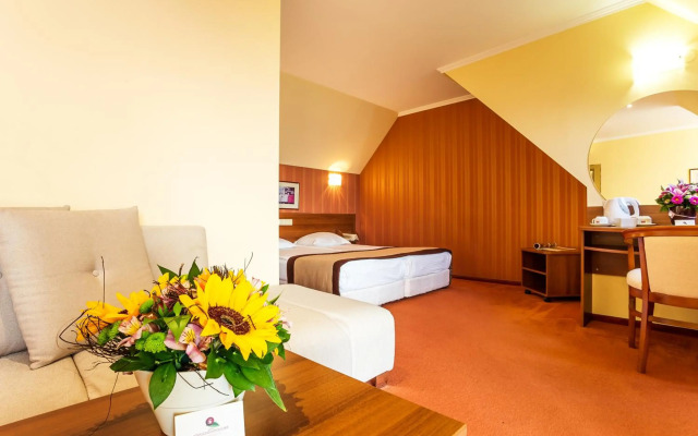 Saint George Hotel & Medical Spa