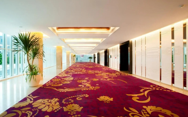 JS Luwansa Hotel and Convention Center