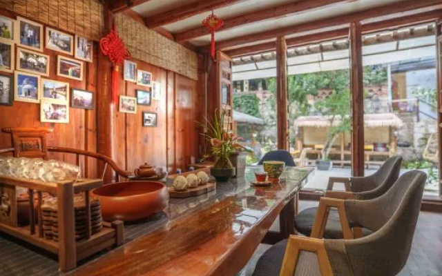 DEYI JU, 9, Halfway up the Mountain Beside Lijiang Ancient Town – Restaurant – Lijiang