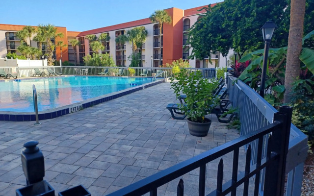 Grand Hotel Orlando at Universal Blvd - Shuttle to Theme Parks