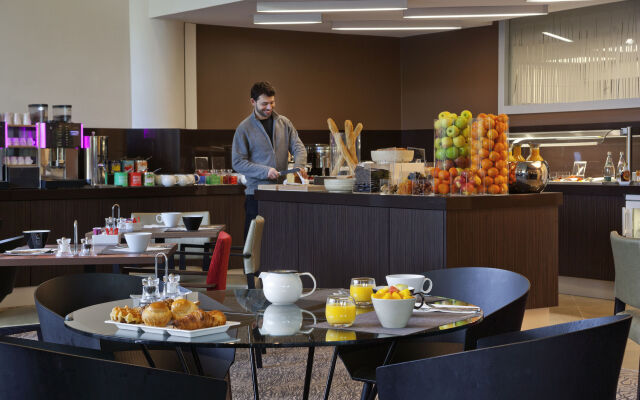 Novotel Lyon Centre Confluence Bord de Saone