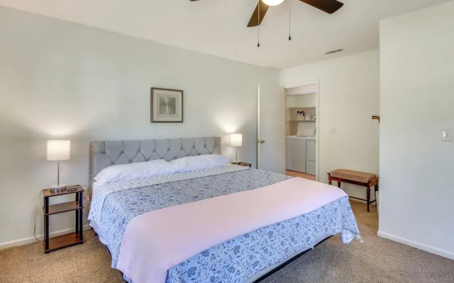 Seneca Escape w/ Screened Patio: Near Lakes!