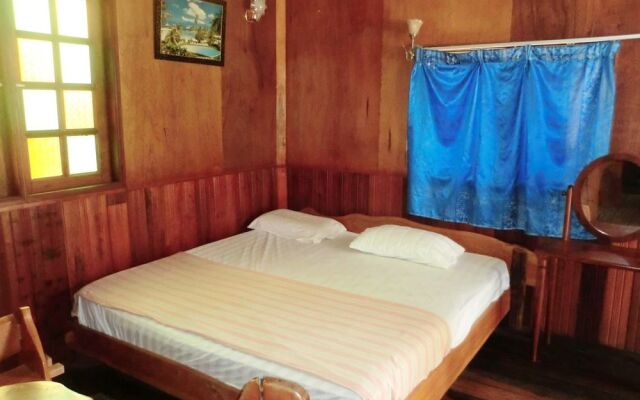 Riverside Beach Chalet