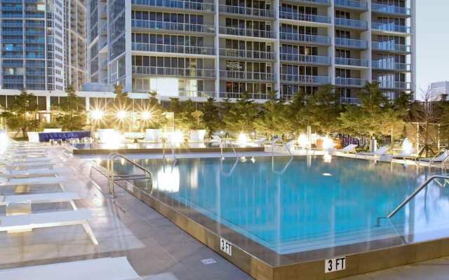 Luxury 45th Floor Condo Icon Brickell