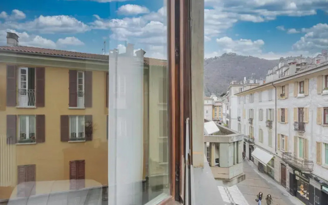 Garibaldi s Balcony in Como