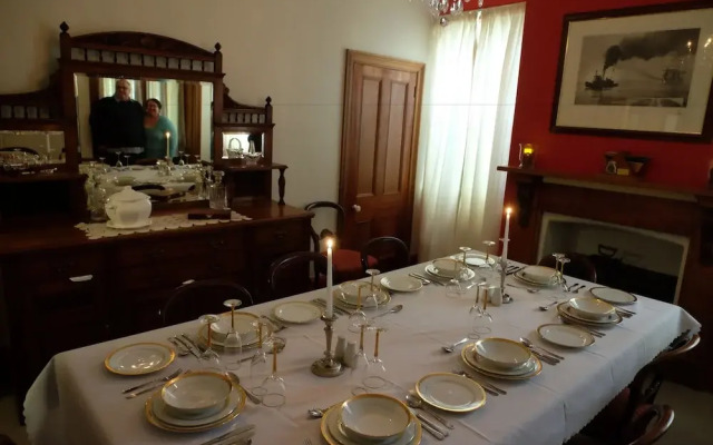 Stoke House Bed And Breakfast