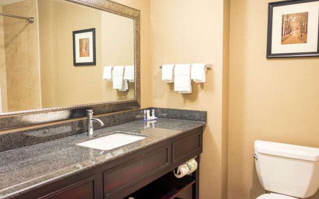 Comfort Inn & Suites Plainville-Foxboro