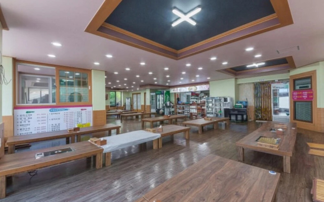Geojedo Haeseong Beach Pension