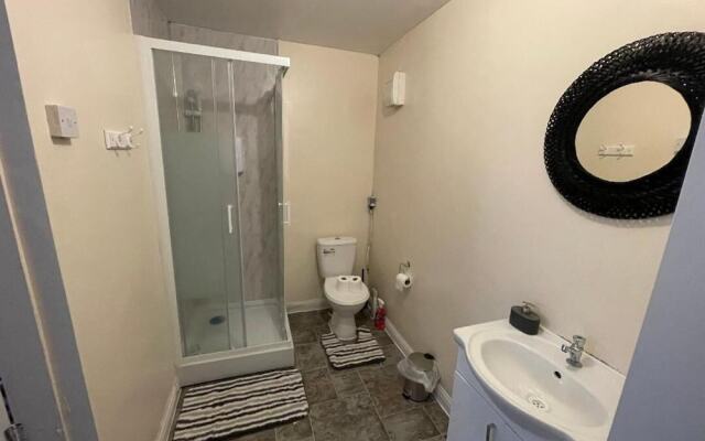A Furnished Ensuite Apartment for Rent in Patchway