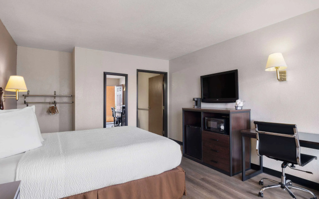 Travelodge by Wyndham Tucson AZ