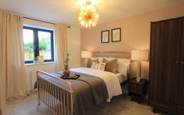 Cabot Mews Apartment 3