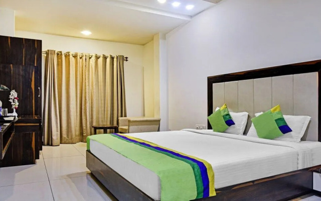 Treebo Trend Western