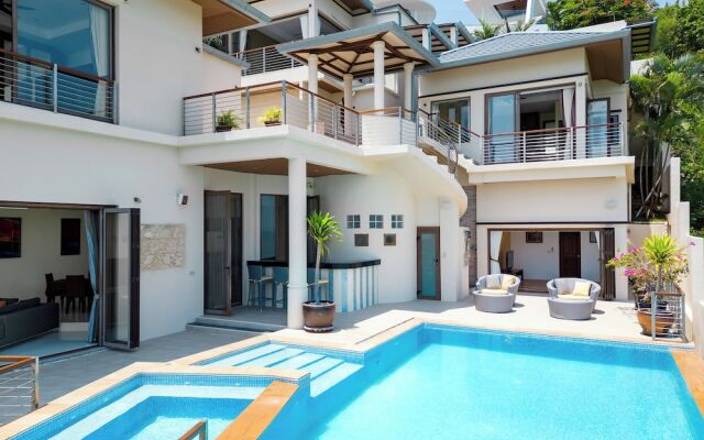 Villa Azure with Infinity Pool