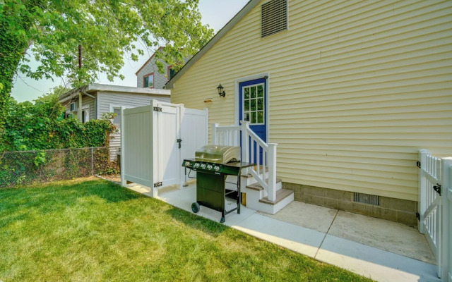 Pet-friendly Villas Vacation Rental: Walk to Bay