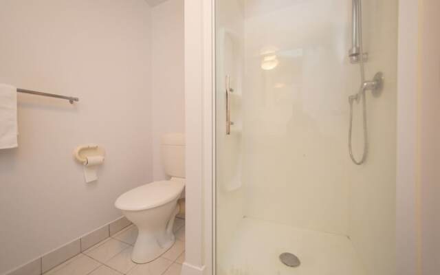Lovely Studio Apartment with Balcony