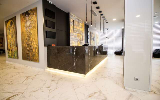 Best Western Plus Premium Inn