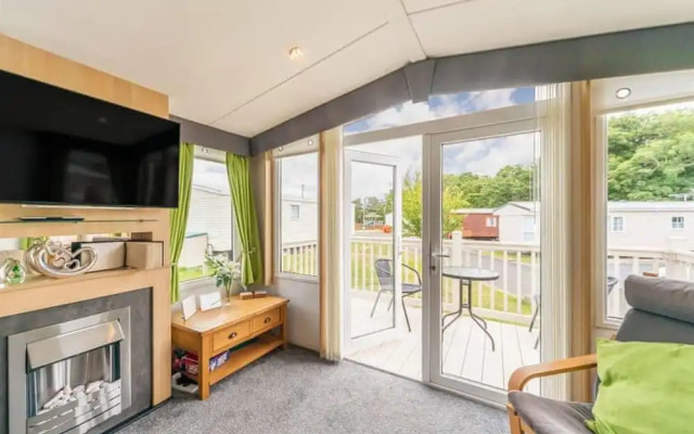 Apple Tree Lodge, Hot Tub, 3 Bedroom, 2 Bars