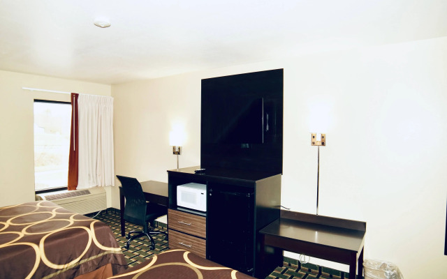 Super 8 by Wyndham Crossville TN