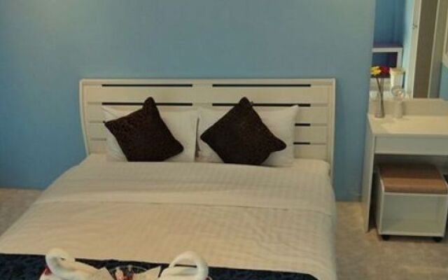 Runway Station Resort