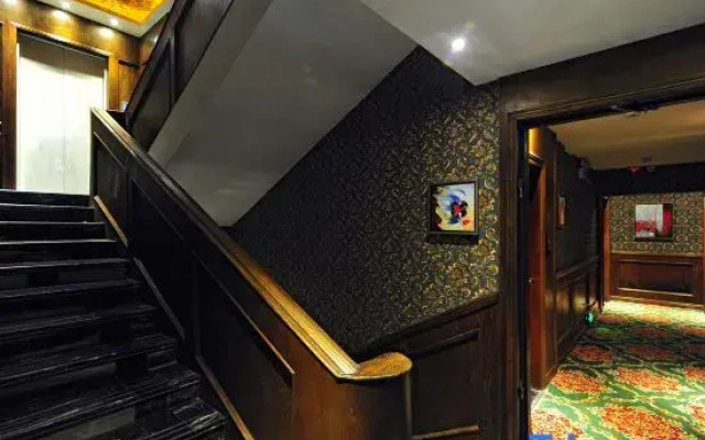 Shenzhen Royal Impression Theme Hotel