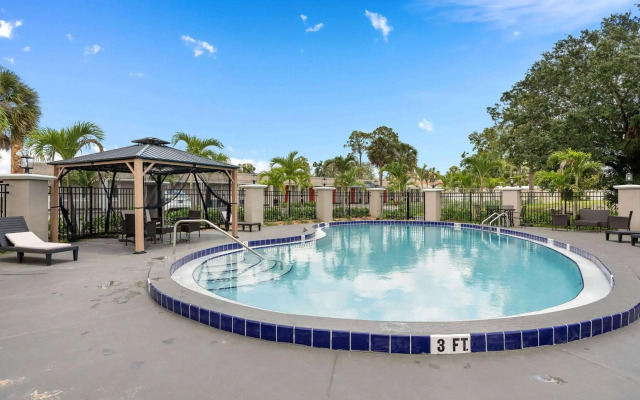 Super 8 by Wyndham Kissimmee-Orlando