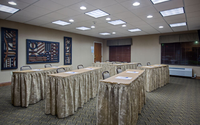 Holiday Inn Express Hotel & Suites Lewisburg by IHG
