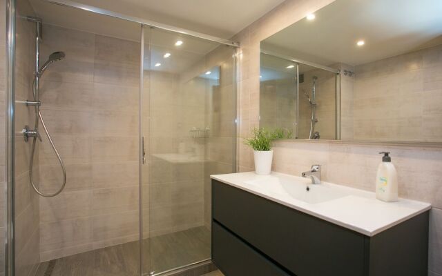 Apartment With Large And Private Terrace