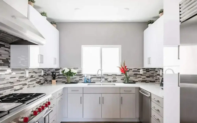 Hollywood Hills Heatpool BBQ Prime Location