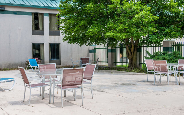 Quality Inn Rochester South