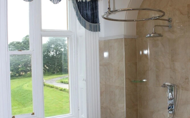 Rossington Hall