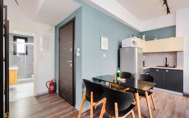 Sanders Home Suites - Bright Downtown 2-bdr. Apt