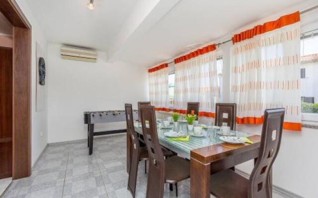 Holiday home Sikici Majoli