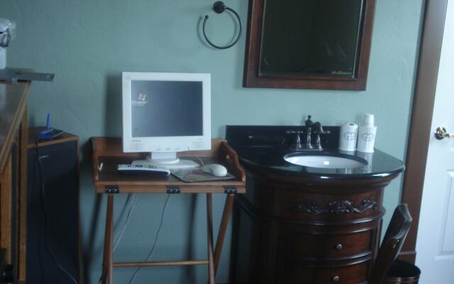 Indian Creek Village Winery