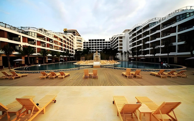 Xinglong Old Banyan Hotel