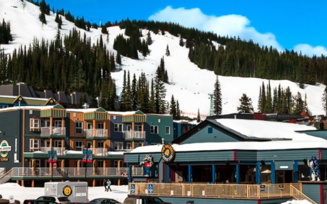 The Bulldog Hotel Silver Star