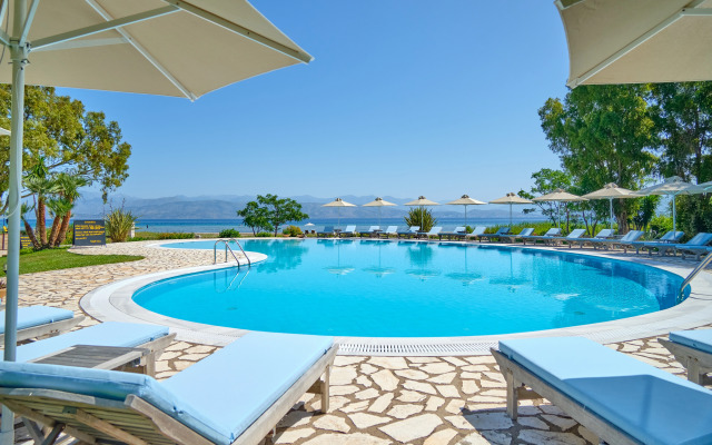 Chrismos Luxury Suites and Studios
