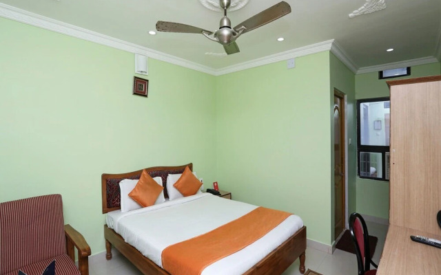 Hotel Sambit International by OYO Rooms