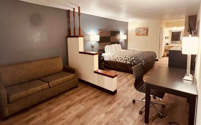 Econo Lodge Inn & Suites Downtown San Antonio