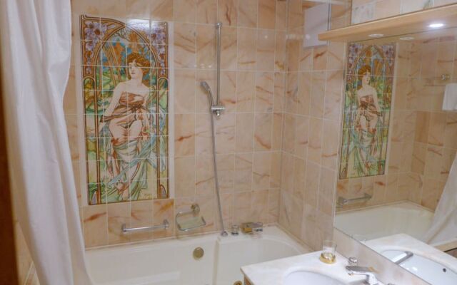 Terrasse des Alpes 15330