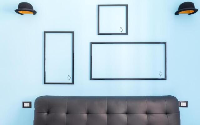 A World Aparts - 32 Modena