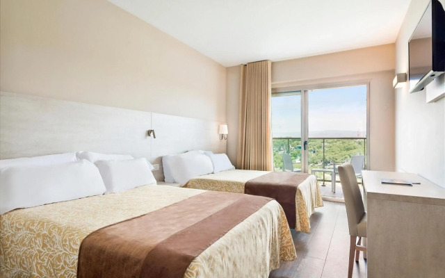 Jambuluwuk Thamrin Hotel