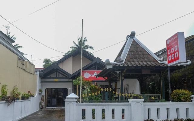 OYO Life 3301 Pondok Eyang Obi