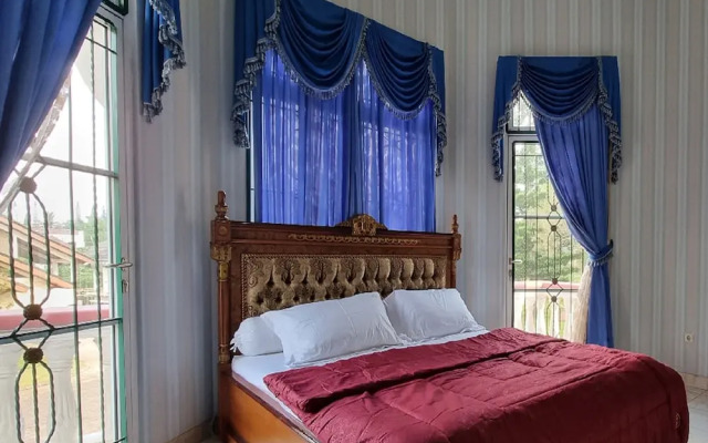 Villa Kota Bunga Allamanda