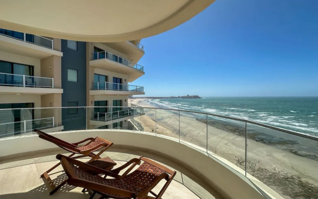 5BR Beachfront Luxury Condo