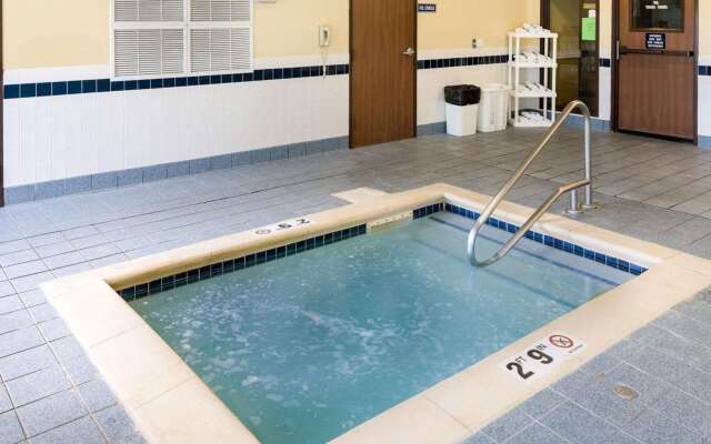 Quality Inn Lakeville North