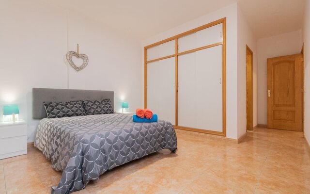 Tree Bedroom Apartament Near Santa Cruz